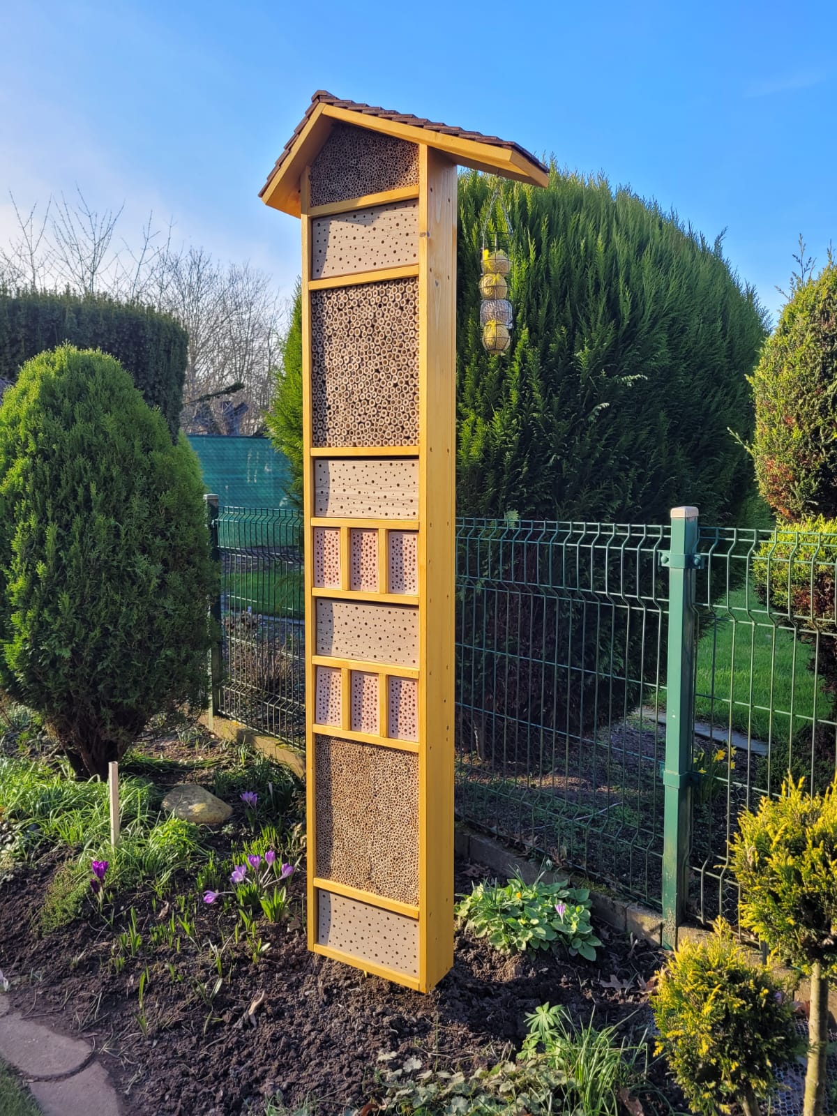 Eine Wildbienenhotel-Stele für Familie Sch.